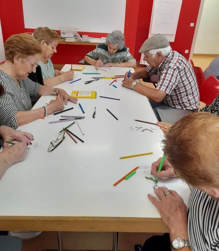 Foto 4 - Cruz Roja reinicia sus talleres con mayores celebrando el D&iacute;a Internacional de las Personas de Edad