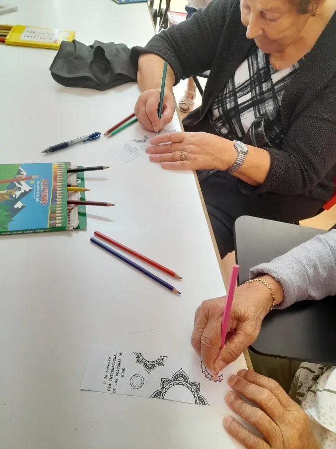 Foto 2 - Cruz Roja reinicia sus talleres con mayores celebrando el D&iacute;a Internacional de las Personas de Edad