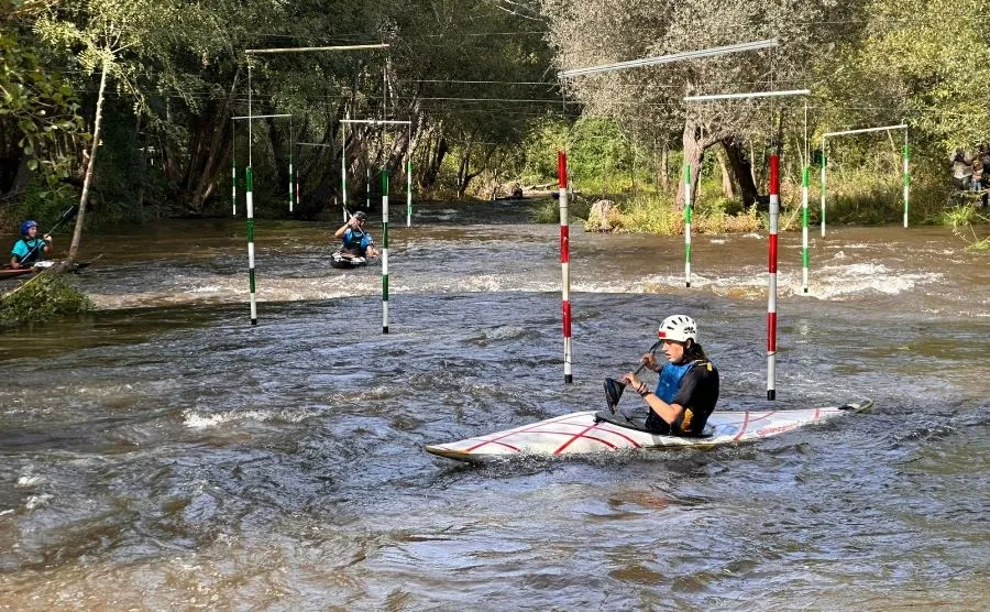Foto 9 - Arranca la gran fiesta de las piraguas en el &Aacute;gueda