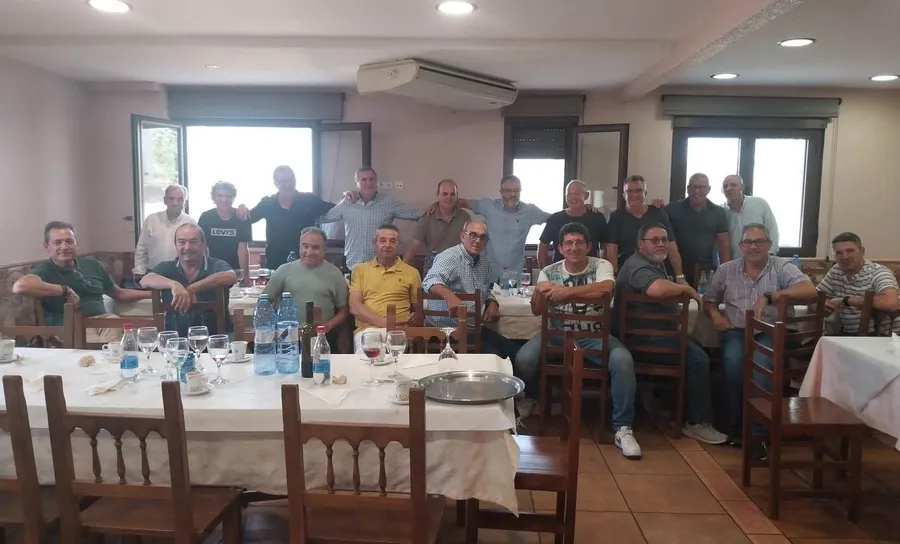Foto 4 - La secci&oacute;n de futbito del Cristo Pich&eacute; se reencuentra para homenajear a Mat&iacute;as y Chuchi