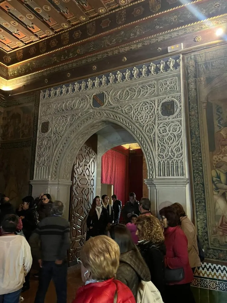 Foto 2 - M&aacute;s de 40 personas de todas las edades conocen Segovia con la AVV del Valle de San Mart&iacute;n