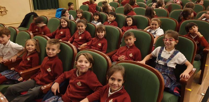 Los niños del Colegio San Juan Bosco van al Teatro Liceo