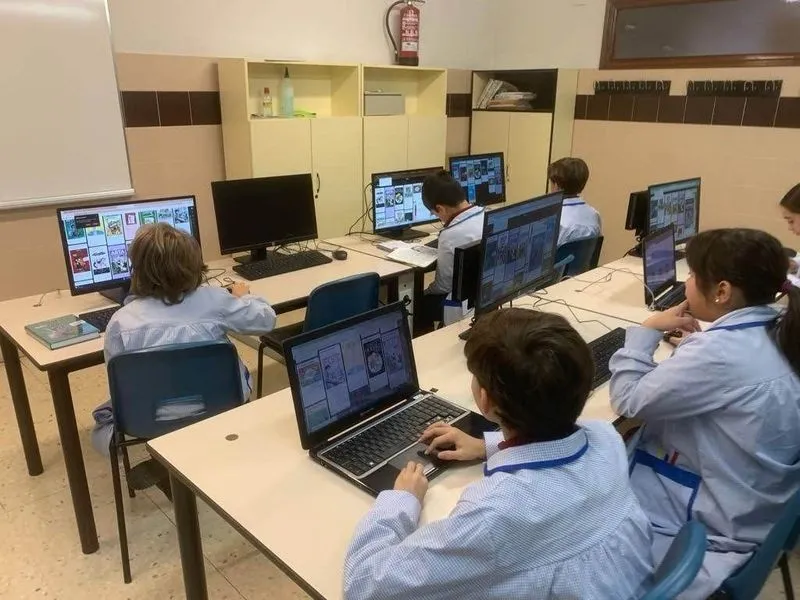 Foto 11 - Los alumnos de Primaria del colegio San Juan Bosco celebran el D&iacute;a Internacional de las Bibliotecas