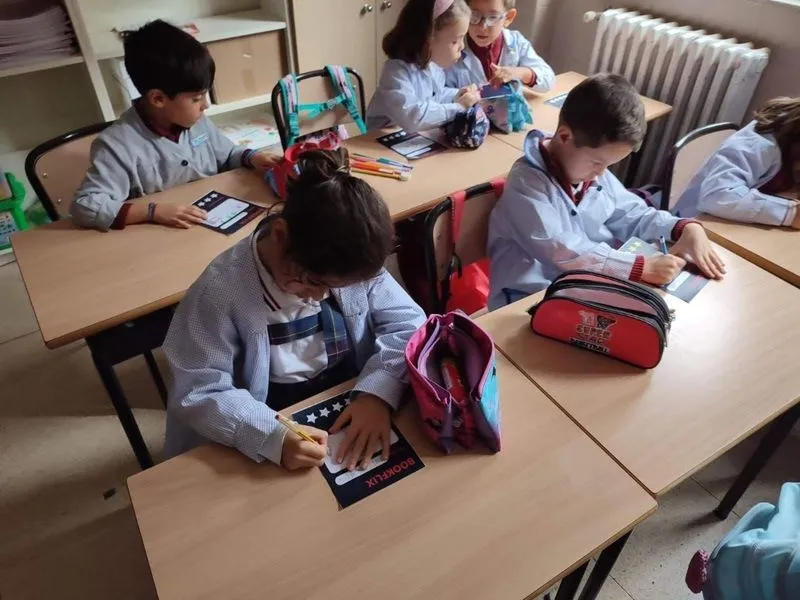 Foto 8 - Los alumnos de Primaria del colegio San Juan Bosco celebran el D&iacute;a Internacional de las Bibliotecas