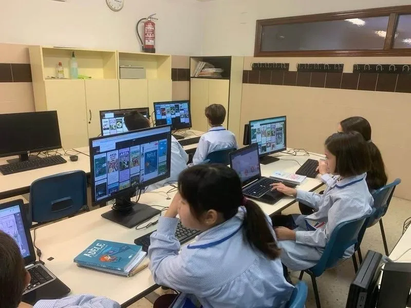 Foto 4 - Los alumnos de Primaria del colegio San Juan Bosco celebran el D&iacute;a Internacional de las Bibliotecas