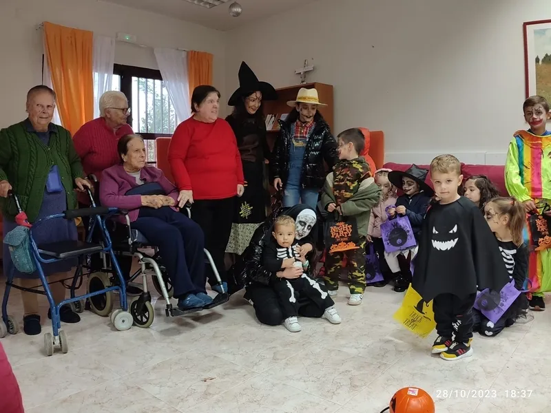 Foto 9 - Ni&ntilde;os de El Sah&uacute;go, Robleda, Ciudad Rodrigo, Martiago y Agallas celebran juntos Halloween