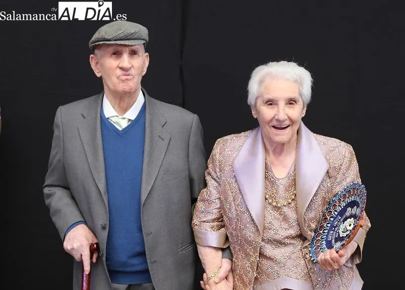 Foto 5 - Homenaje a cinco matrimonios por sus Bodas de Oro