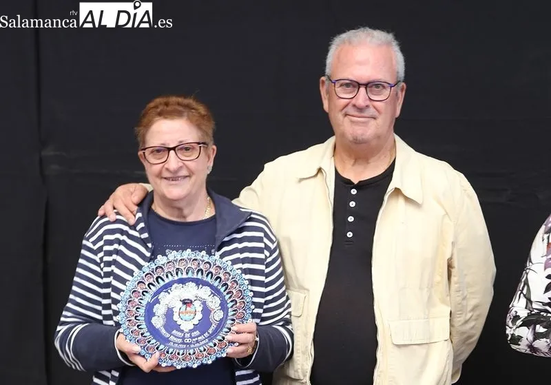 Foto 3 - Homenaje a cinco matrimonios por sus Bodas de Oro