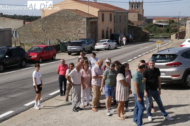 Los vecinos de Guadramiro daban cuenta de cas 300 raciones de paella / CORRAL 