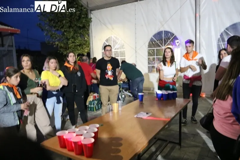 La juventud de El Cubo de Don Sancho disfruta de las fiestas de Santa Teresa / CORRAL