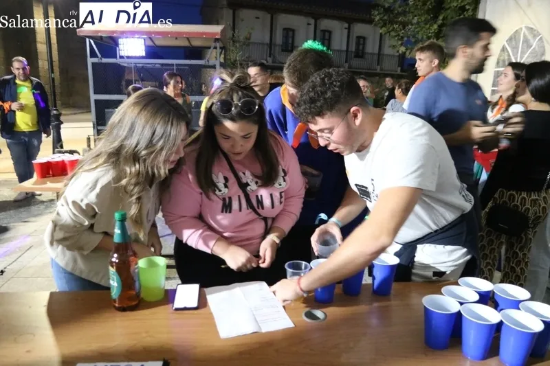 La juventud de El Cubo de Don Sancho disfruta de las fiestas de Santa Teresa / CORRAL