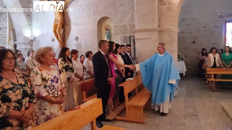 Misa en honor a la Virgen del Rosario oficiada por el obispo José Luis Retana en Valderrodrigo / CORRAL 