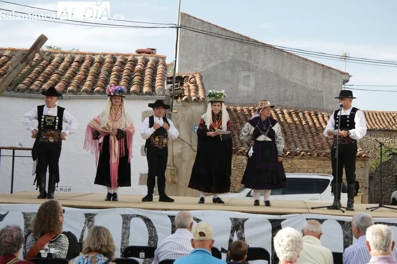 En esta edición participaron ocho tamborileros de distintos puntos de la provincia junto a una veintena de bailadoras y bailadores / CORRAL 