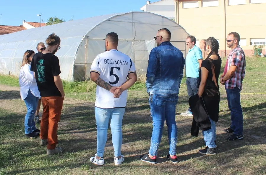 Foto 2 - Ocho personas aprender&aacute;n hasta diciembre a apear &aacute;rboles con motosierra