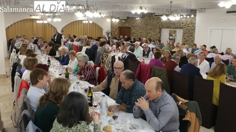 Homenaje en Vitigudino a la enfermera Nieves García por su jubilación / CORRAL 