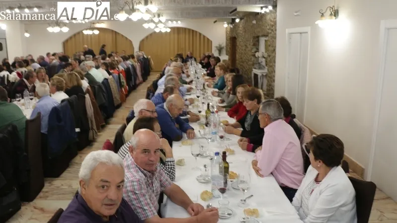 Homenaje en Vitigudino a la enfermera Nieves García por su jubilación / CORRAL 