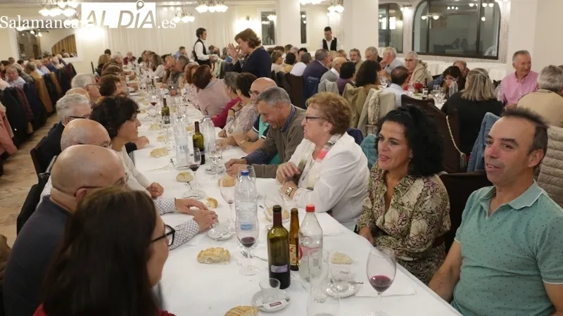 Homenaje en Vitigudino a la enfermera Nieves García por su jubilación / CORRAL 
