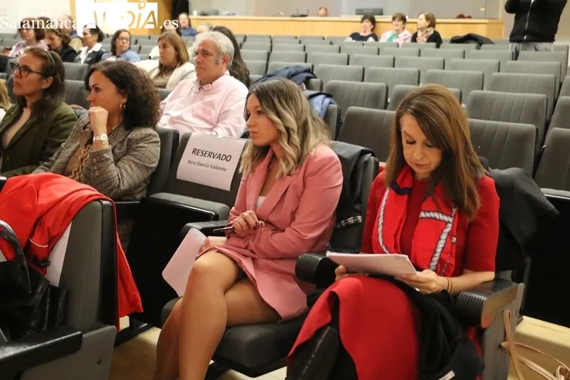 ADEZOS da voz a las mujeres del Oeste Salmantino con la jornada 'Impulso de mujer' celebrada en Vitigudino este martes / CORRAL 