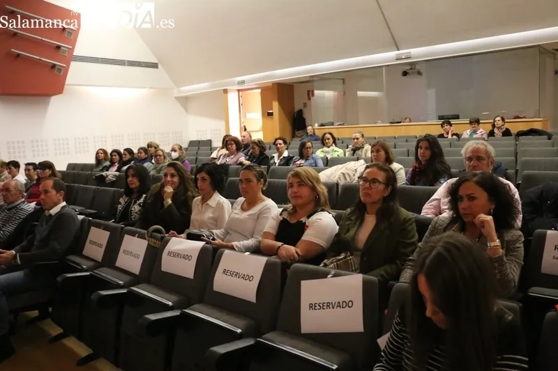 ADEZOS da voz a las mujeres del Oeste Salmantino con la jornada 'Impulso de mujer' celebrada en Vitigudino este martes / CORRAL 
