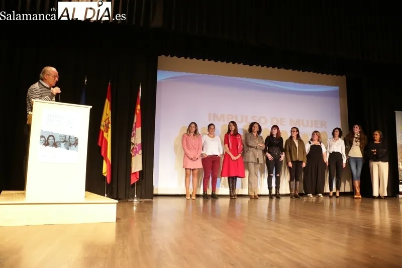 ADEZOS da voz a las mujeres del Oeste Salmantino con la jornada 'Impulso de mujer' celebrada en Vitigudino este martes / CORRAL 