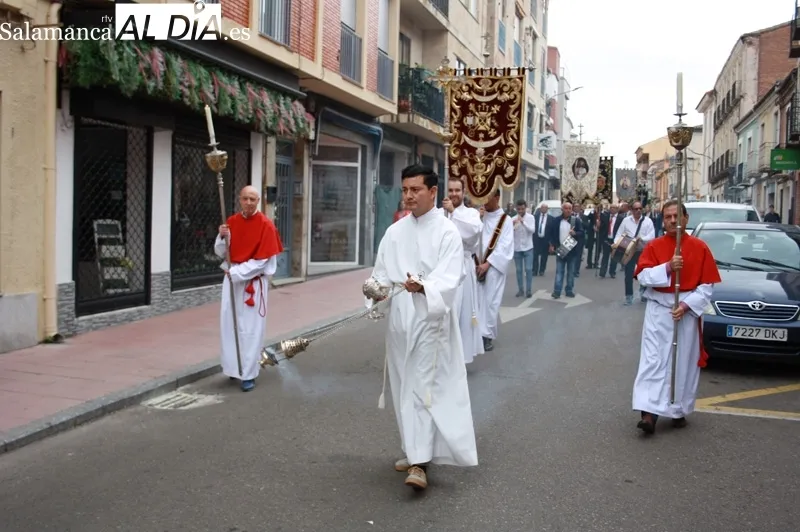 La imagen de Santa Teresa procesionaba este domingo en Peñaranda
