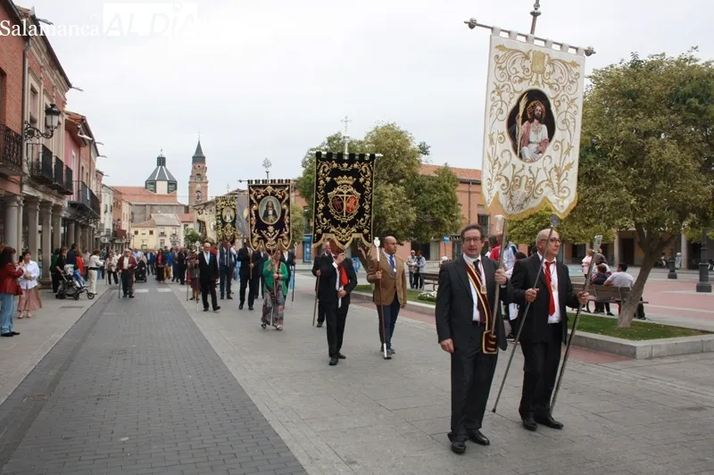 La imagen de Santa Teresa procesionaba este domingo en Peñaranda