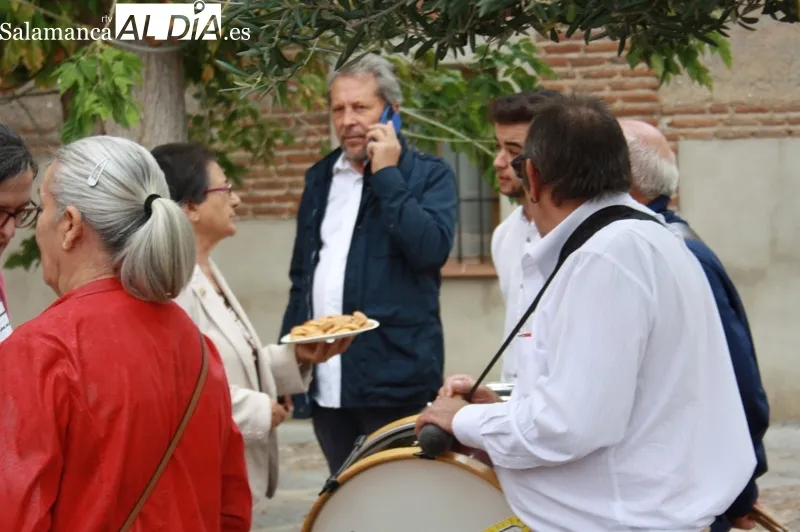 La imagen de Santa Teresa procesionaba este domingo en Peñaranda