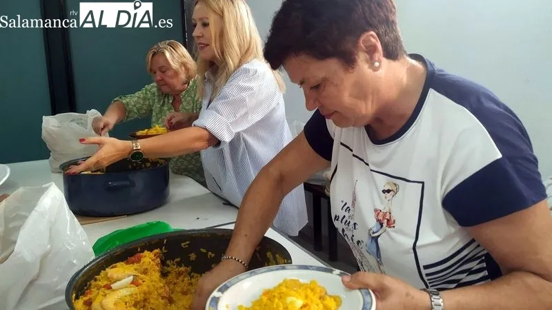 Foto 5 - La asociaci&oacute;n de mujeres 'Villa de Lumbrales' celebra una animada jornada de convivencia