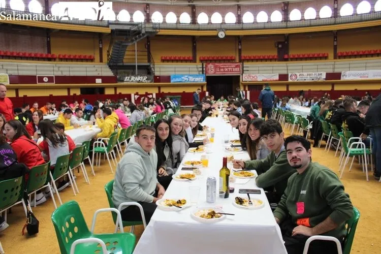 Foto 5 - Gran paella para las pe&ntilde;as albenses&nbsp;