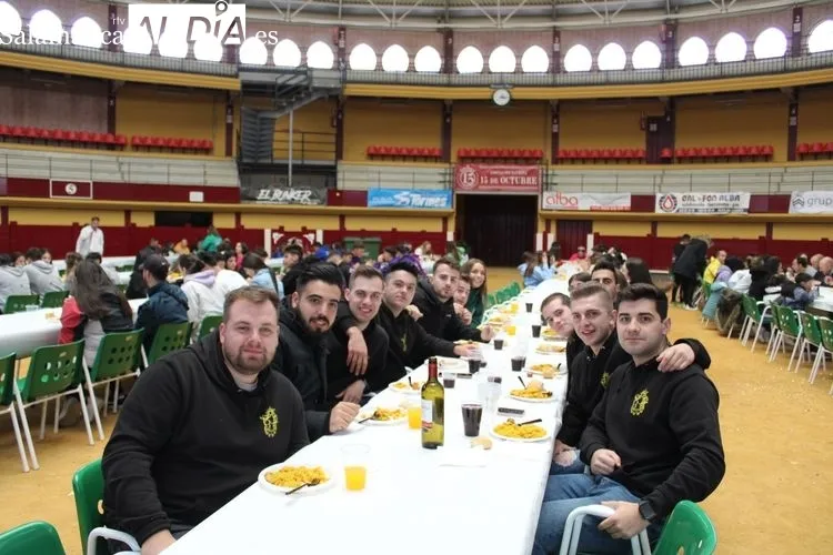 Foto 4 - Gran paella para las pe&ntilde;as albenses&nbsp;