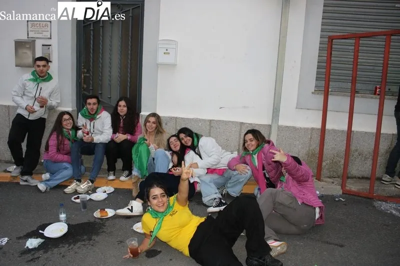 Foto 4 - Mucha m&uacute;sica y diversi&oacute;n en el 'Preencierro' de la Curva Sur