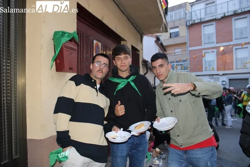 Foto 2 - Mucha m&uacute;sica y diversi&oacute;n en el 'Preencierro' de la Curva Sur