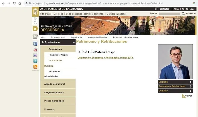 Imagen de archivo de la fachada del Ayuntamiento de Salamanca y web del Ayuntamiento con las declaraciones de bienes del alcalde y los portavoces de PSOE y Vox