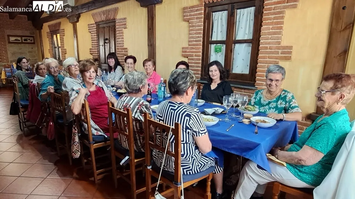 Las mujeres han disfrutado de un exquisito menú