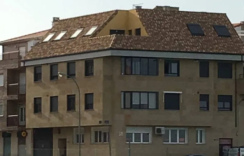Cerramientos denunciados en Villares de la Reina.