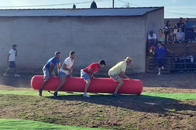 Foto 8 - Una capea de vaquillas y un Gran Prix, broche a las fiestas en Valderrodrigo