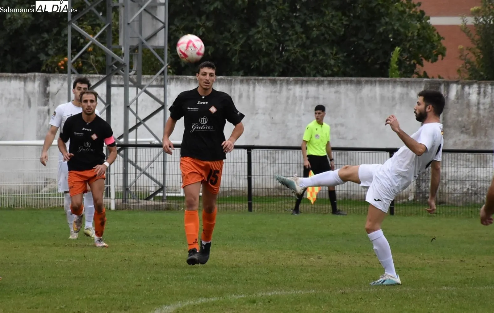 Foto 11 - El Aficionado del Alba de Tormes cae en un duelo igualado en Ciudad Rodrigo (3-1)