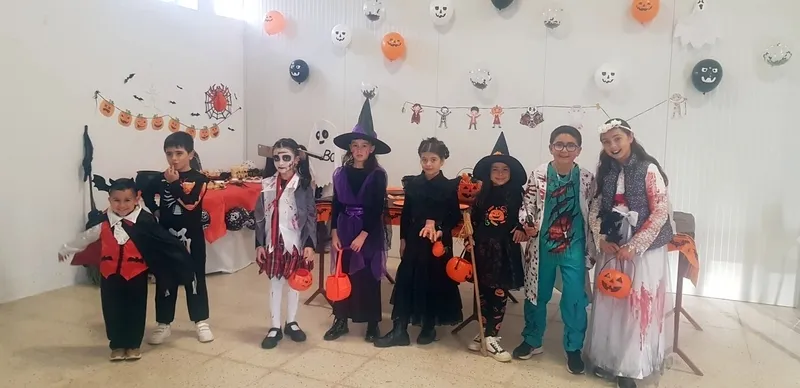 Foto 6 - Los ni&ntilde;os de Cerralbo se adelantan a la celebraci&oacute;n de Haloween