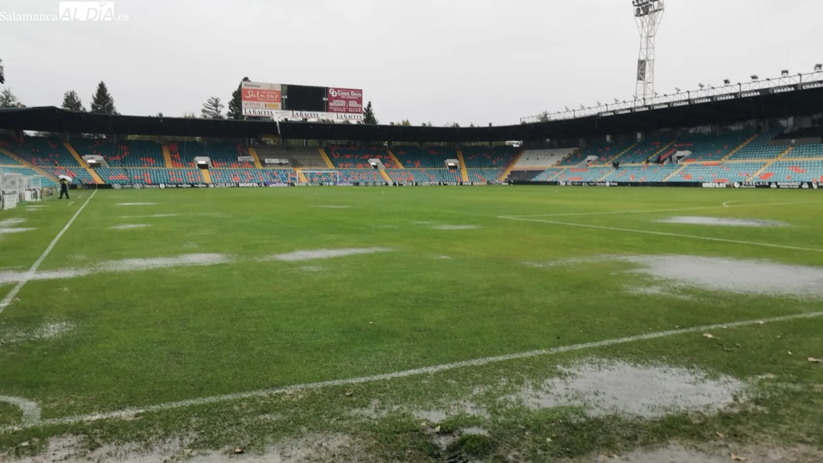 Foto 5 - Suspendido el Salamanca UDS - Cristo Atl&eacute;tico por el mal estado del Helm&aacute;ntico a causa de las lluvias