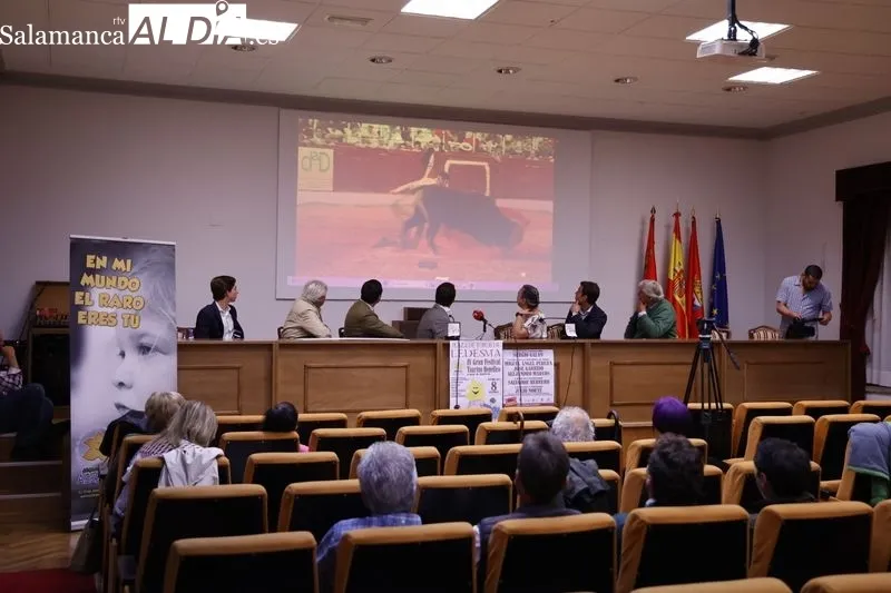 Presentación en el Casino de Salamanca de las cuentas del IV Festival Solidario Domingo-López -Chaves, a favor de AERSCYL. Foto de David Sañudo