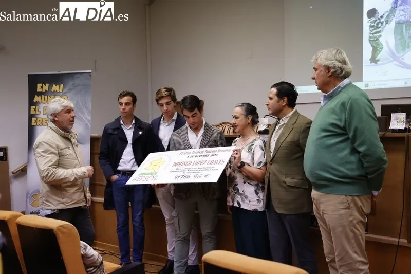 Presentación en el Casino de Salamanca de las cuentas del IV Festival Solidario Domingo-López -Chaves, a favor de AERSCYL. Foto de David Sañudo