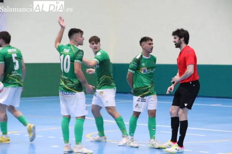 Foto 12 - Sufrida e importante victoria del Piensos Dur&aacute;n Albense ante el Deporcyl Guardo (6-5)