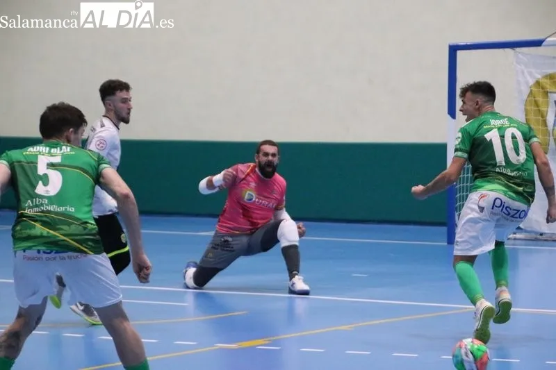 Foto 10 - Sufrida e importante victoria del Piensos Dur&aacute;n Albense ante el Deporcyl Guardo (6-5)