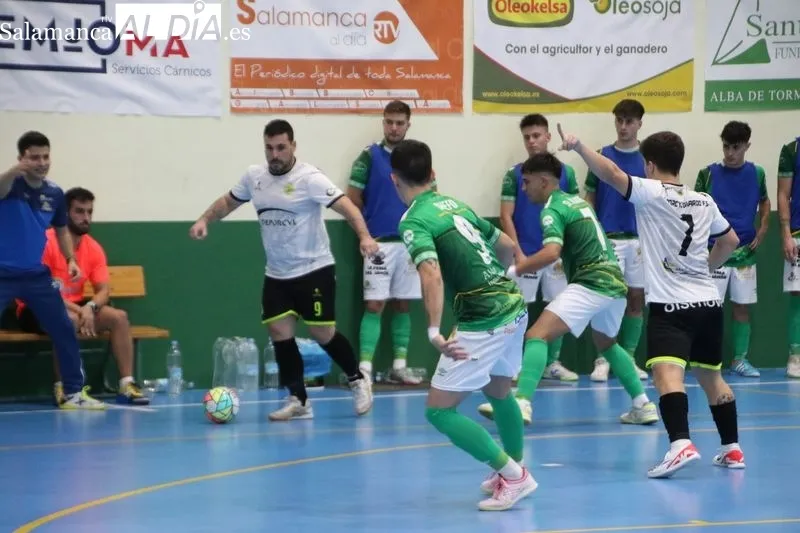 Foto 3 - Sufrida e importante victoria del Piensos Dur&aacute;n Albense ante el Deporcyl Guardo (6-5)