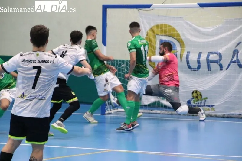 Foto 15 - Sufrida e importante victoria del Piensos Dur&aacute;n Albense ante el Deporcyl Guardo (6-5)