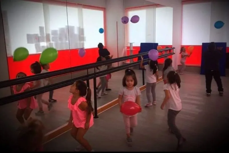 Escuela de Baile Alborea, que dirige Tamara Navarro