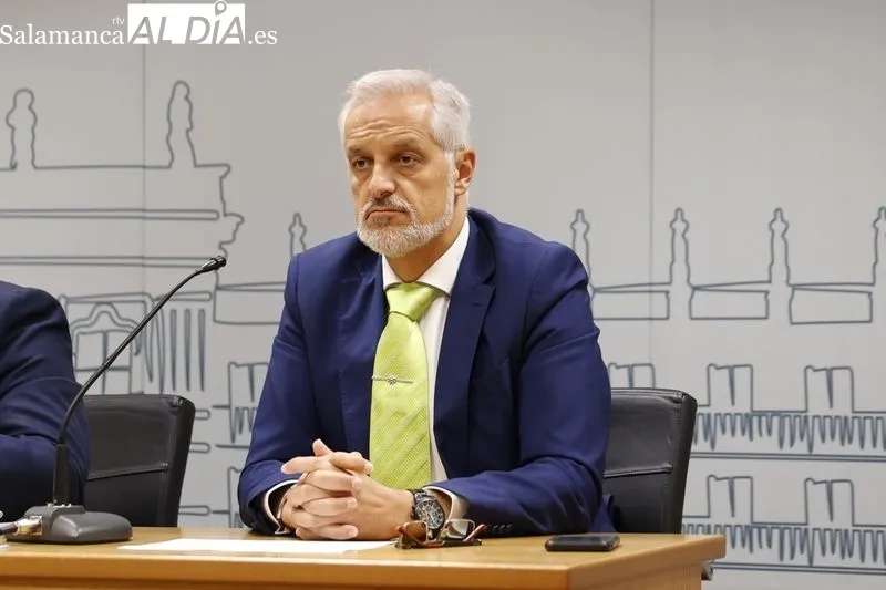 Alejandro Pérez de la Sota, concejal del Grupo VOX en el Ayuntamiento de Salamanca. Foto de David Sañudo