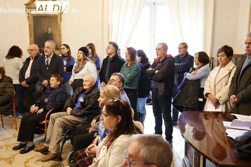 El alcalde de Salamanca, Carlos García Carbayo, ha recibido esta mañana a la Asociación Salmantina de Daño Cerebral Adquirido (ASDACE) coincidiendo con la conmemoración hoy 26 de octubre del Día Nacional del Daño Cerebral Adquirido. Foto de David Sañudo