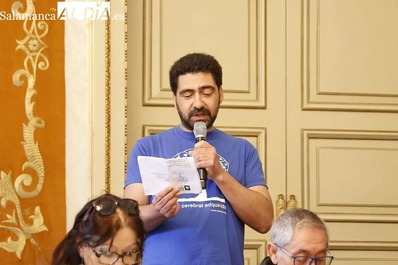 El alcalde de Salamanca, Carlos García Carbayo, ha recibido esta mañana a la Asociación Salmantina de Daño Cerebral Adquirido (ASDACE) coincidiendo con la conmemoración hoy 26 de octubre del Día Nacional del Daño Cerebral Adquirido. Foto de David Sañudo