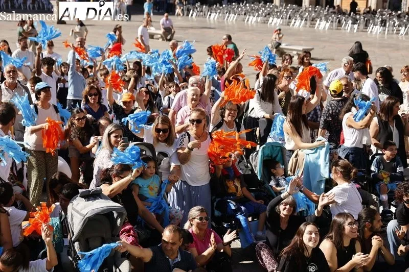 Actos de ASPACE en la Plaza Mayor de Salamanca con motivo del Día Mundial de la Parálisis Cerebral